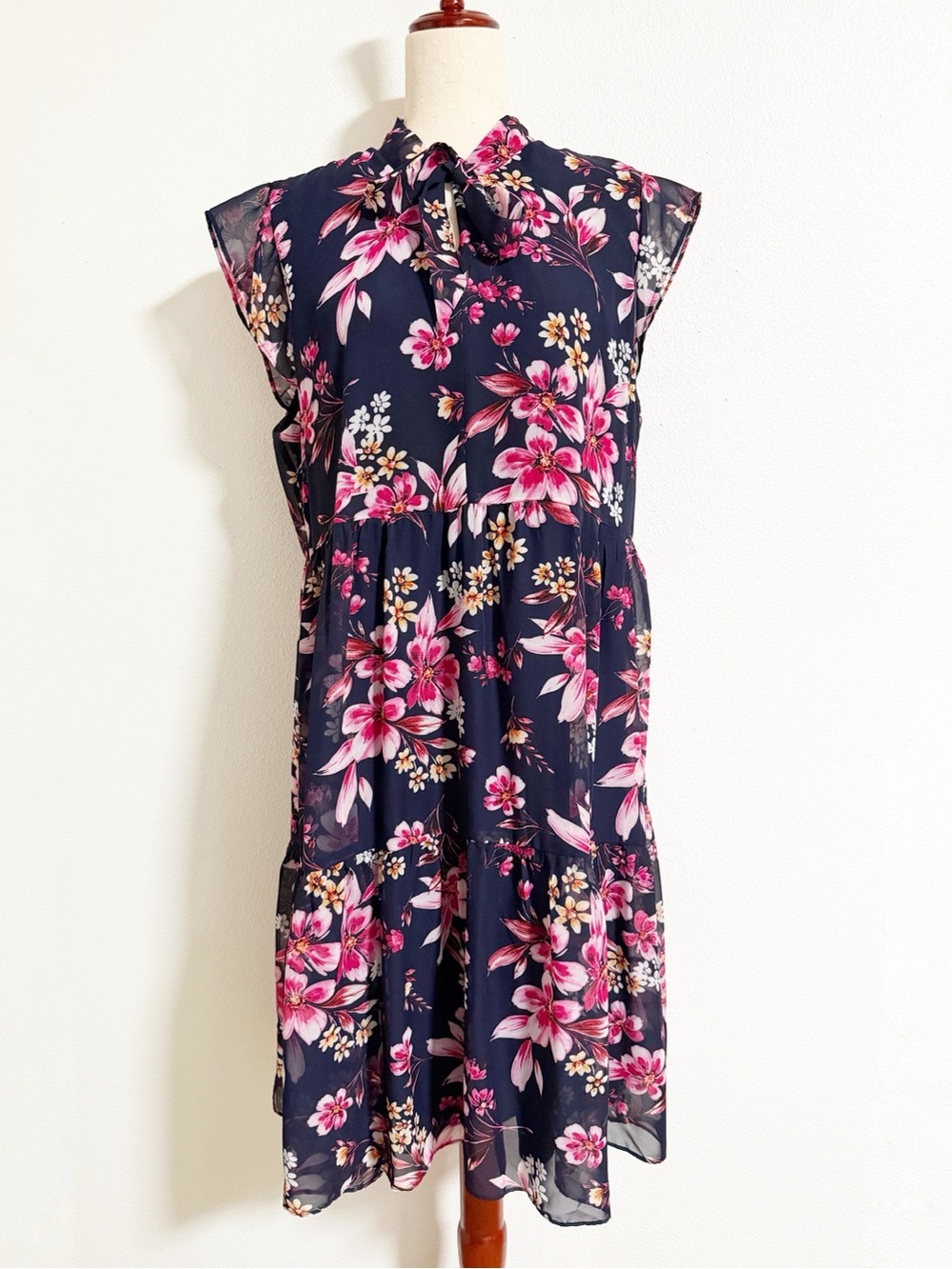 Robbie Bee Floral Tie Neck Tiered Shift Dress